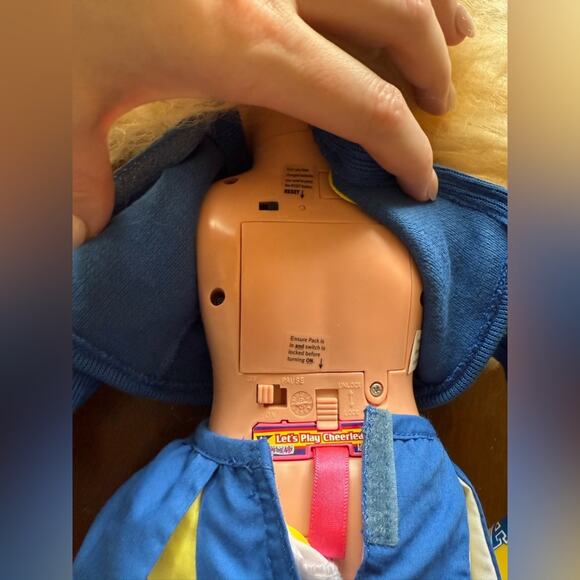 Vintage 1999 Amazing Ally Doll Lot of Doll Clothes Shoes Accessories Bundle - Picture 7 of 16